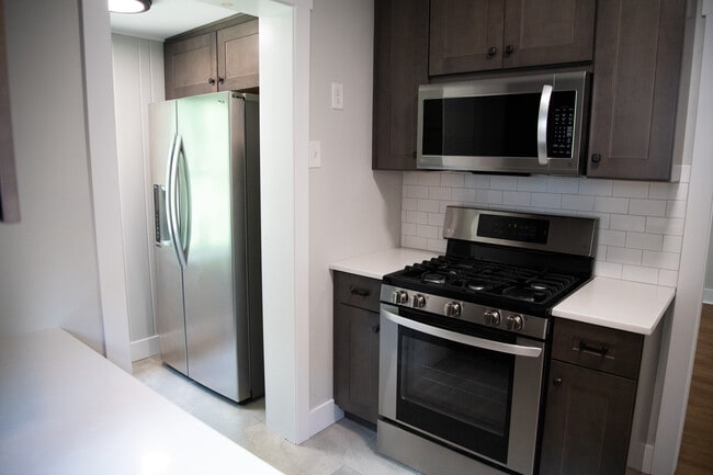 Building Photo - 151 Morrison Dr