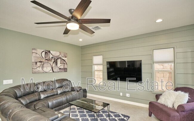 Building Photo - 2415 E Runaway Bay Pl