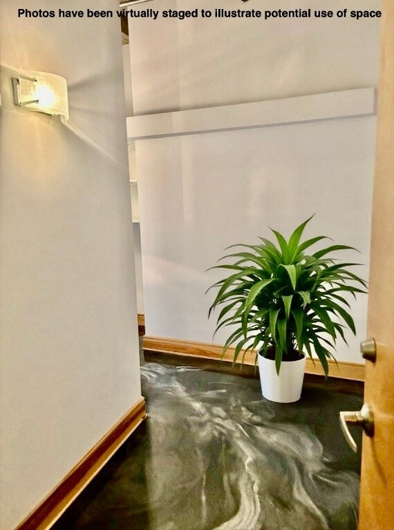 Building Photo - 2201 Locust St