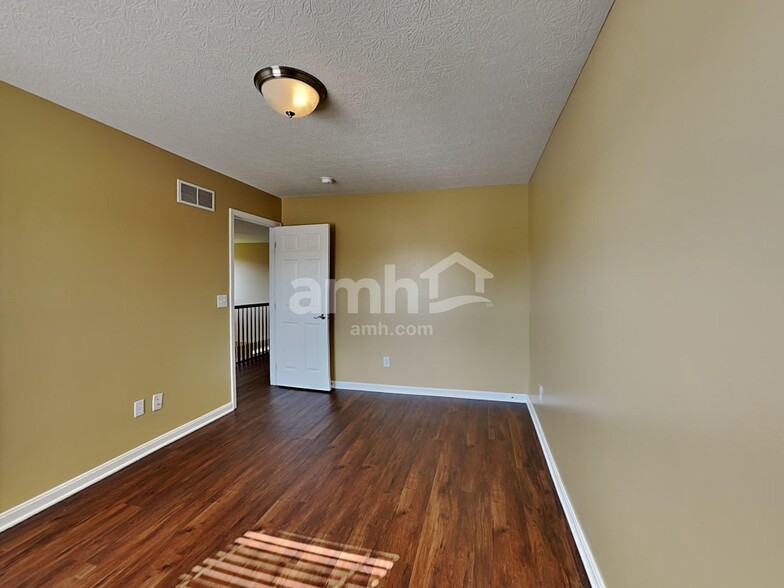 Building Photo - 11225 Santa Barbara Dr