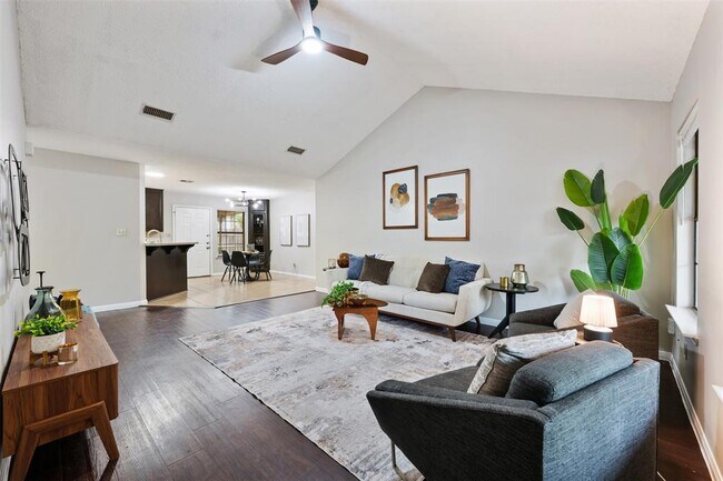 Building Photo - 2306 Alimony Cove