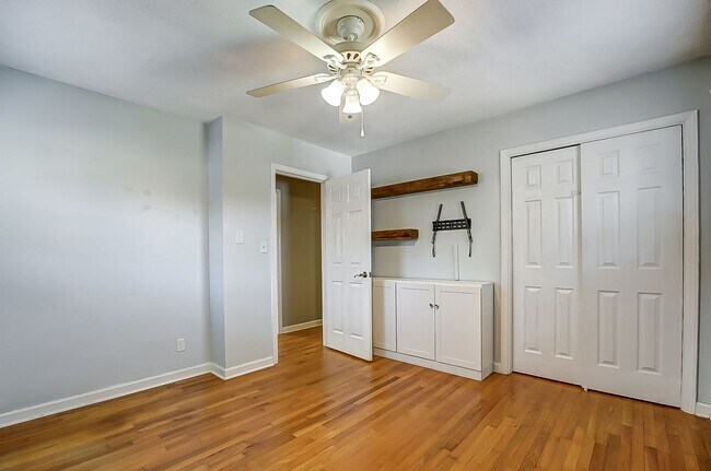 Building Photo - Beautifully Updated 4-Bed, 2.5-Bath Ranch Home in Belmont