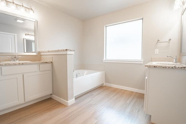 Building Photo - 6735 Draw Ct