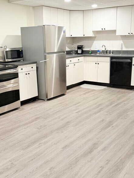 Building Photo - 5 Cora Pl