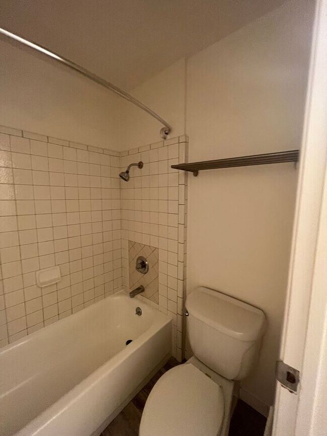 Building Photo - 2309 Blake St