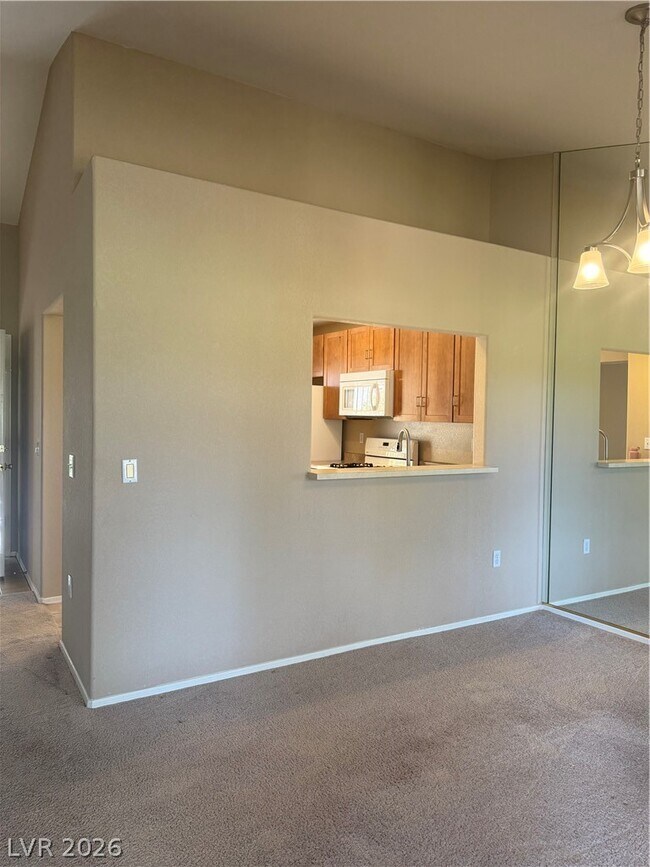 Building Photo - 2425 Showcase Dr