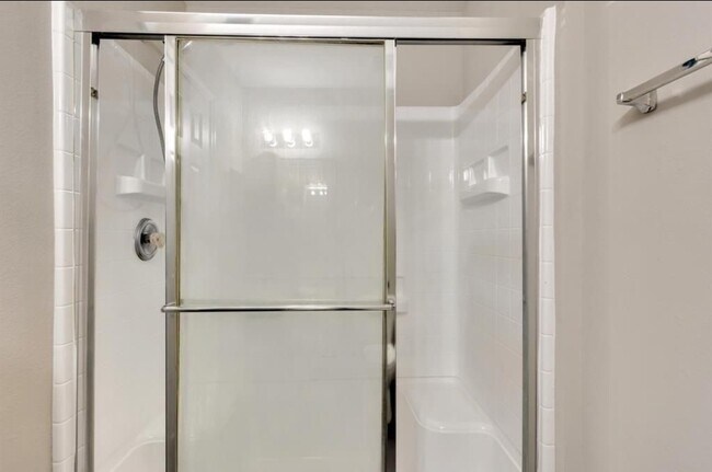 Building Photo - 23843 Single Oak St