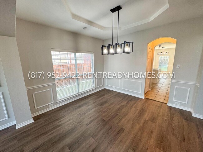 Building Photo - 2221 Overton Dr