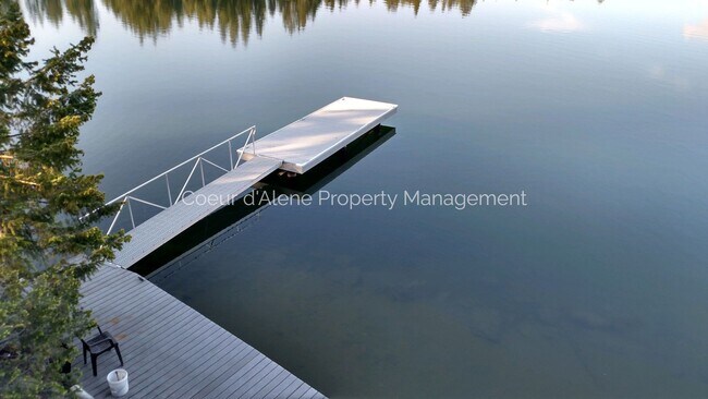 Building Photo - 2+ bed, 2 bath house on the Spokane River!