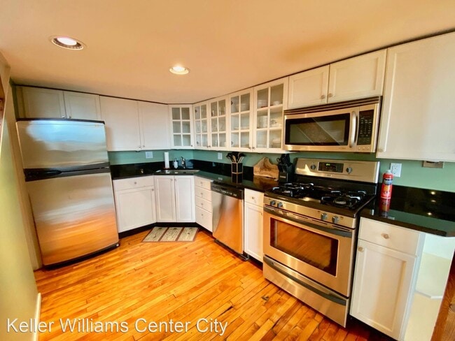 Building Photo - 2 br, 1 bath House - 700 S. 10th St 3A
