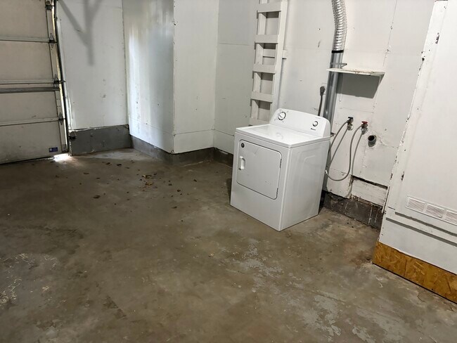 Building Photo - 2538 E 48th St N