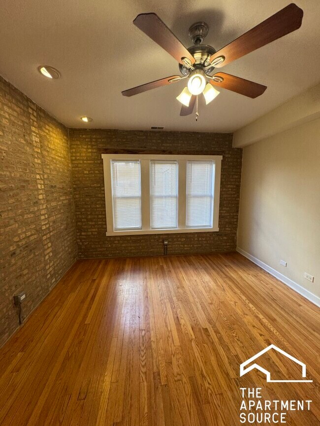 Building Photo - 1336 W Estes Ave