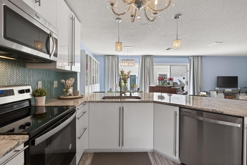 Building Photo - 805 Old Bridge Rd