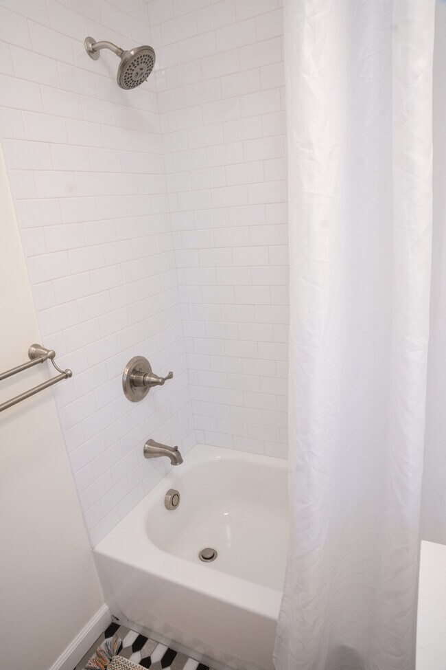 Building Photo - 1621 Campus Rd