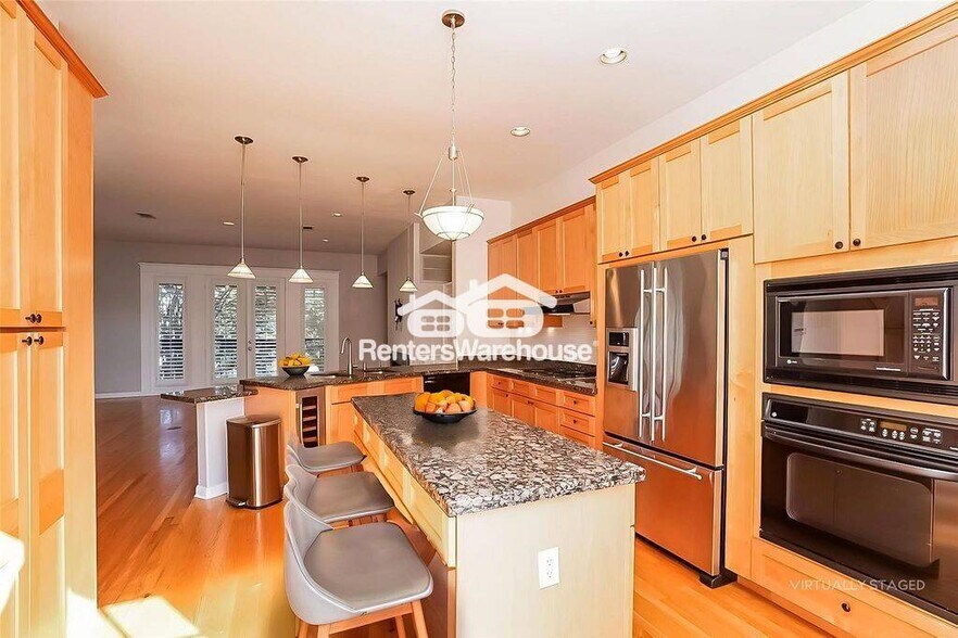 Building Photo - 3818 Hazard St