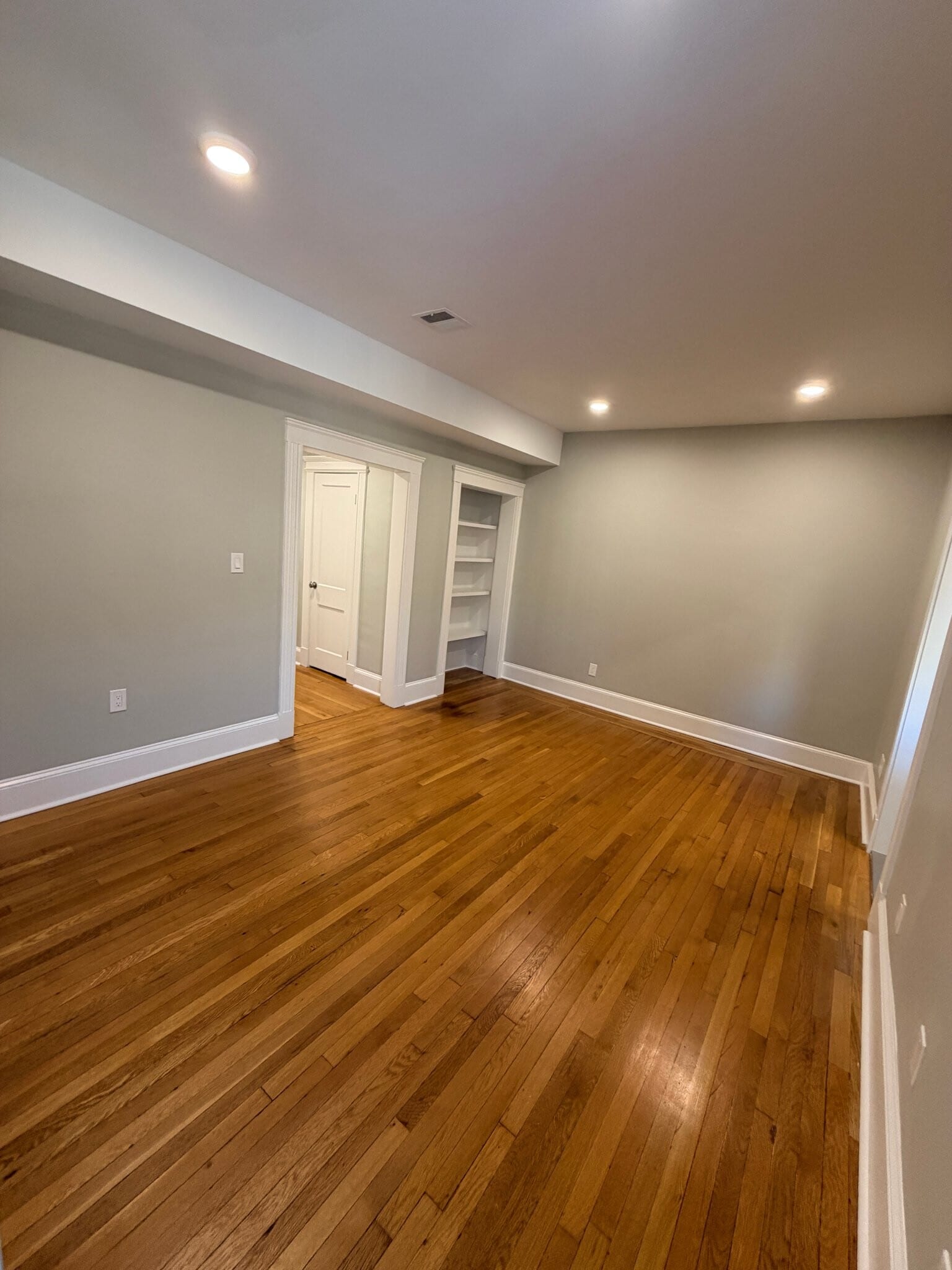 Building Photo - 32 Park Vale Ave