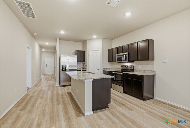 Building Photo - 1126 Stone Vly Rd