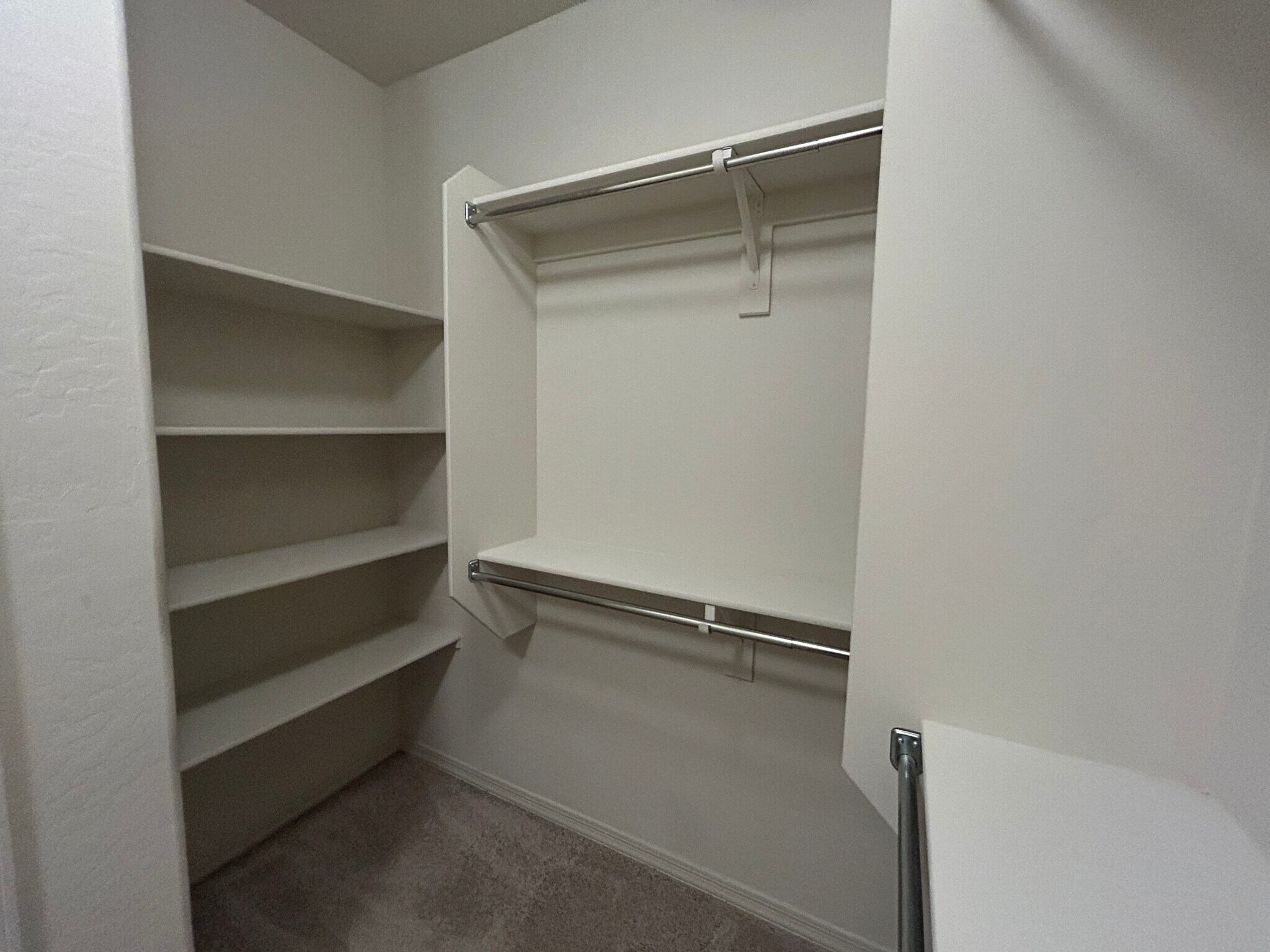 Building Photo - 8909 W Missouri Ave