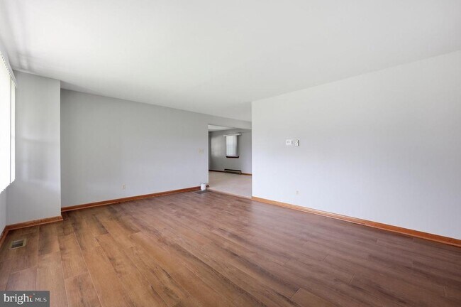 Building Photo - 4015 Jefferson Pike