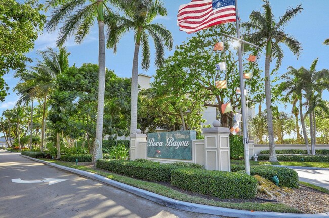 Building Photo - 13 Royal Palm Way