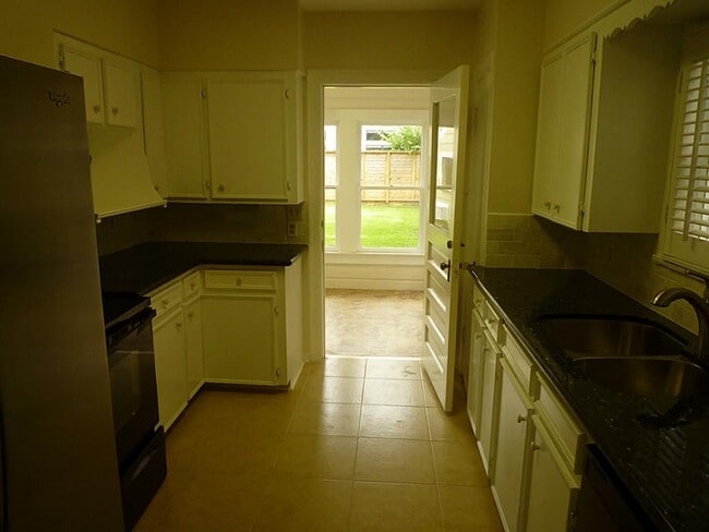 Building Photo - 4107 Riley St