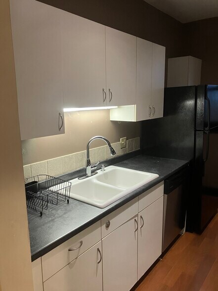 Building Photo - 24 Lee St