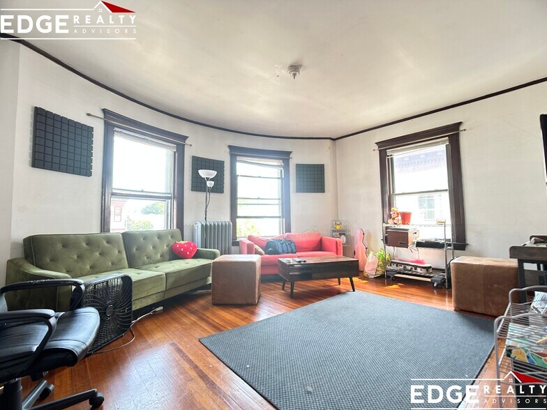 Building Photo - 335 Faneuil St