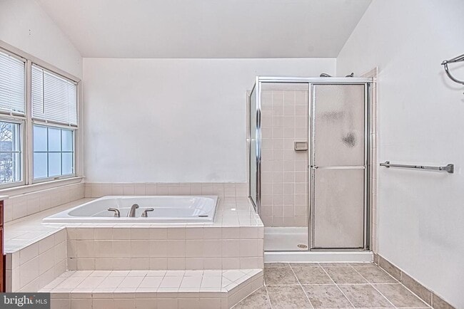 Building Photo - 5004 Warwick Hills Ct