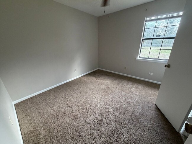 Building Photo - Ridgewood Subdivision Gem: 3-Bedroom Home with Fenced Yard.