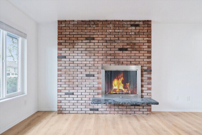 Building Photo - 5143-5145 SE Knight