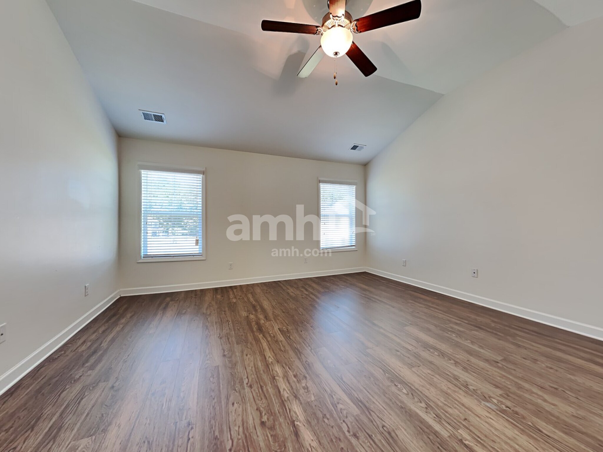 Building Photo - 532 Lateleaf Dr