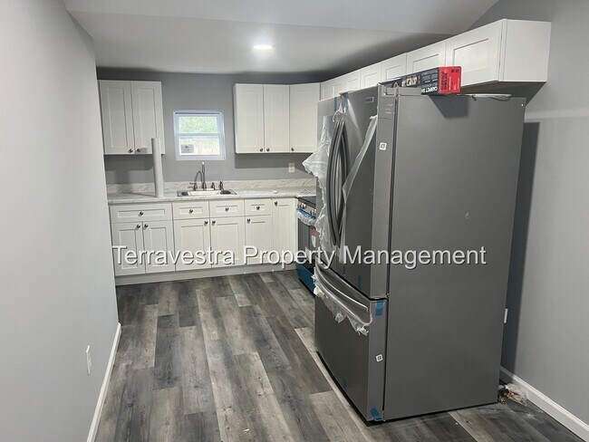 Building Photo - 440-442 S Barber Ave