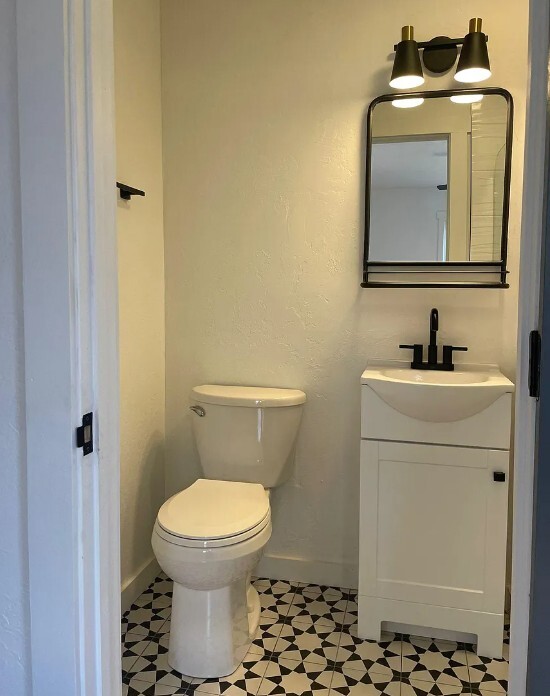 Building Photo - 1108 S Orchard St