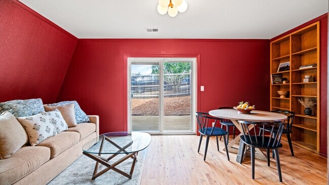 Building Photo - 870 Fitchview Lane-SI ID1538705P