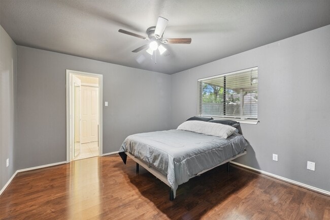 Building Photo - 2801 Dove Tree Dr