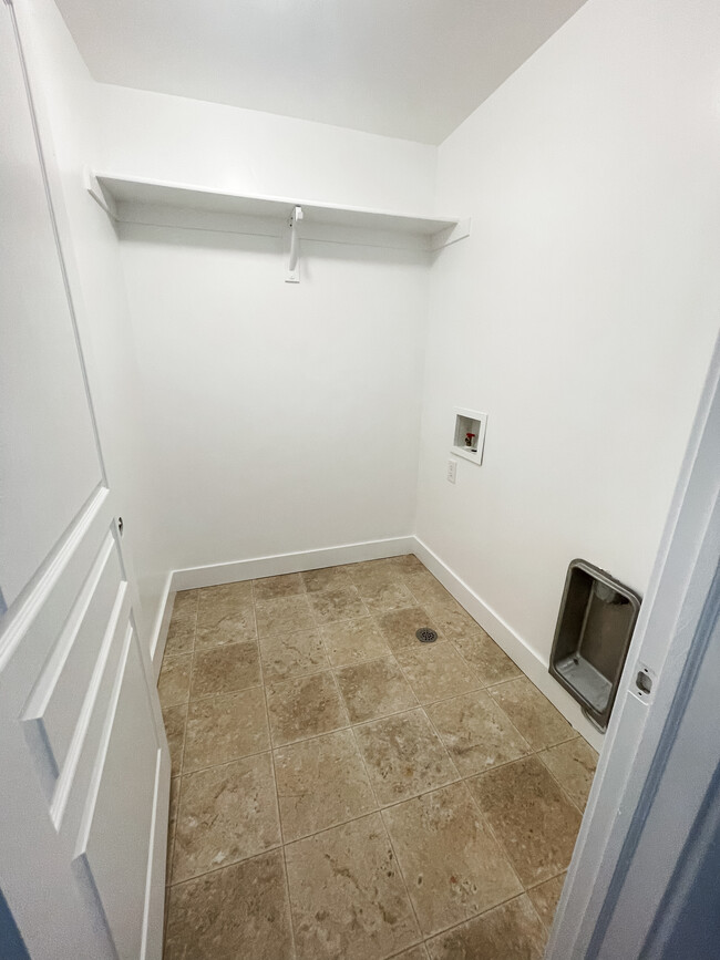 Laundry room - 1574 N Venetian Way