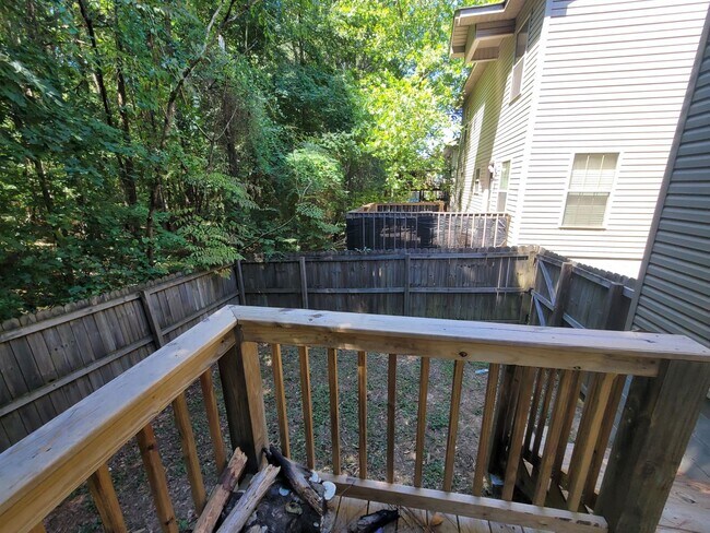 Building Photo - Home in Benton