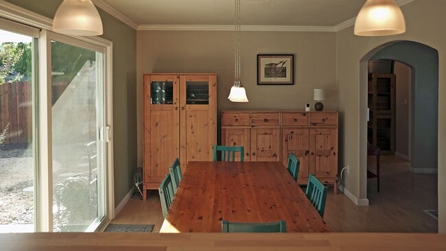 Building Photo - Updated 3 Bed, 2 Bath House in the Heart of Santee!