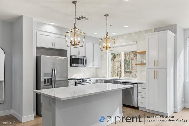 Building Photo - 3 br, 2.5 bath Townhome - 1052 Green Stree...