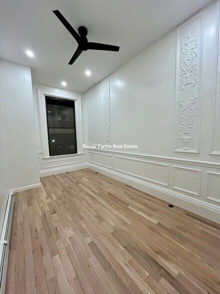 Building Photo - 464 Beacon St