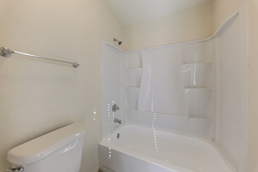 Building Photo - 8014 W Aster Dr