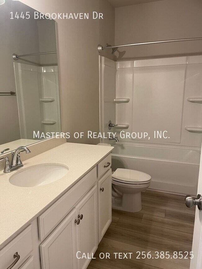 Building Photo - 1445 Brookhaven Dr