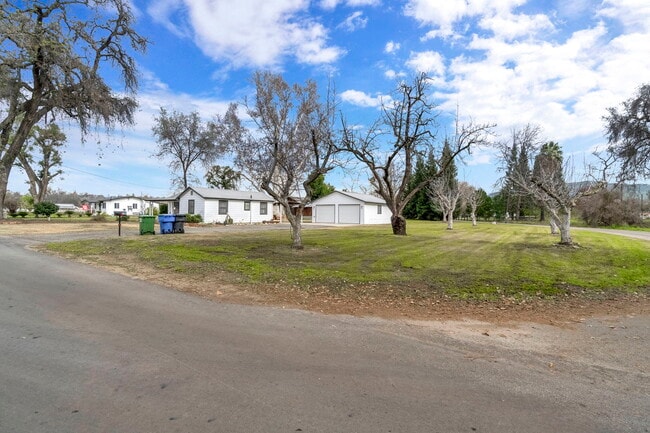 Building Photo - 480 N Rio Vista Ave