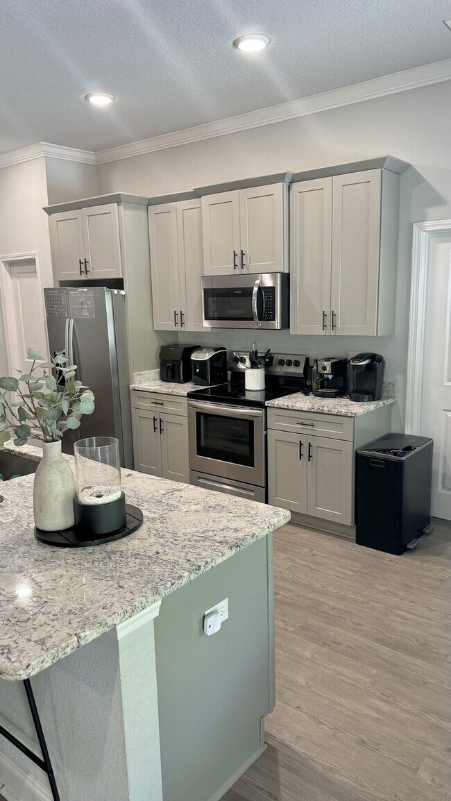 Building Photo - 2064 Constitution Dr