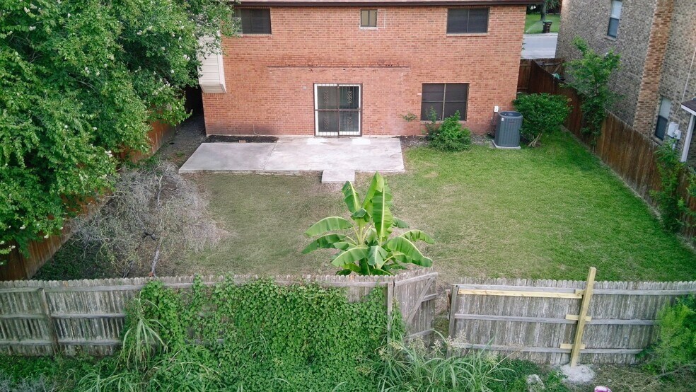 Building Photo - 8011 Sunshine Trail Dr