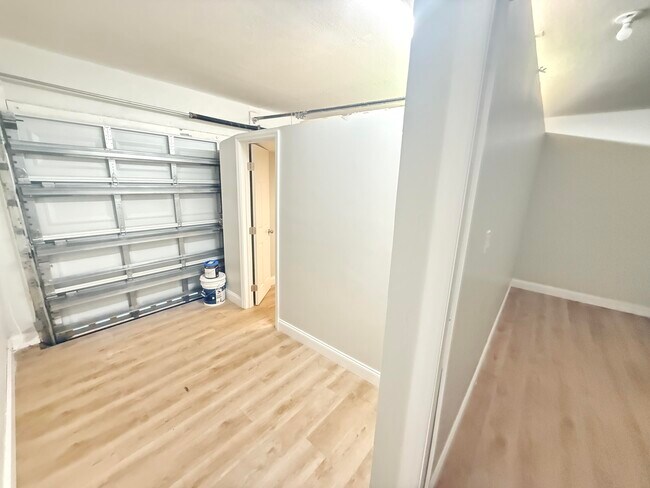 Building Photo - 4891 SW 34th Terrace