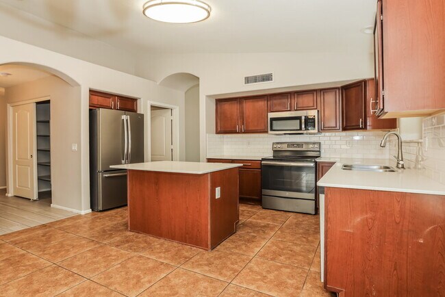 Building Photo - 16755 W Polk St