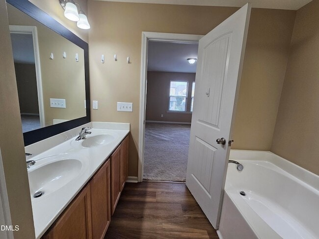 Building Photo - 30 Reunion Ct