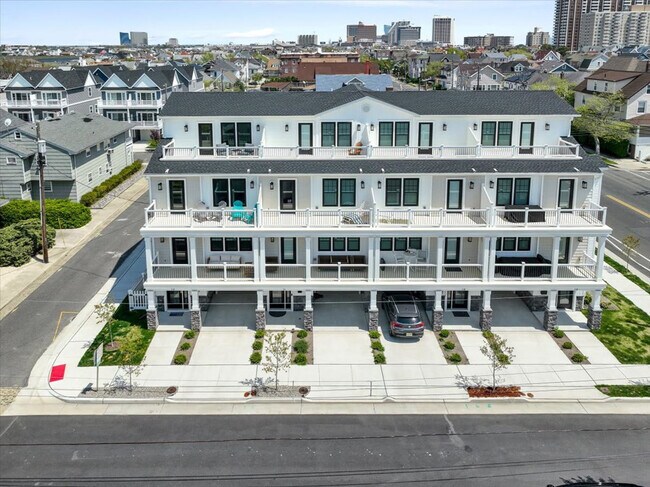 Building Photo - 1 N Austin Ave
