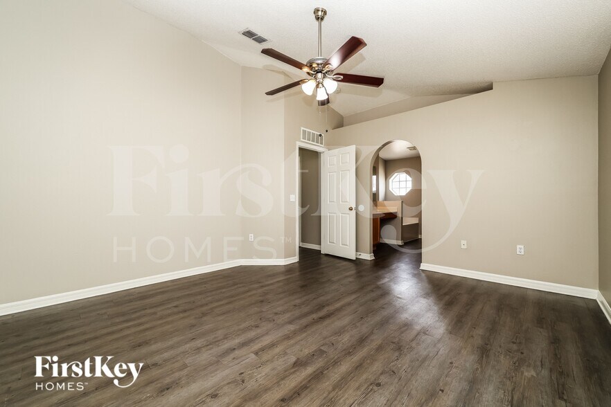 Building Photo - 10409 River Bream Dr